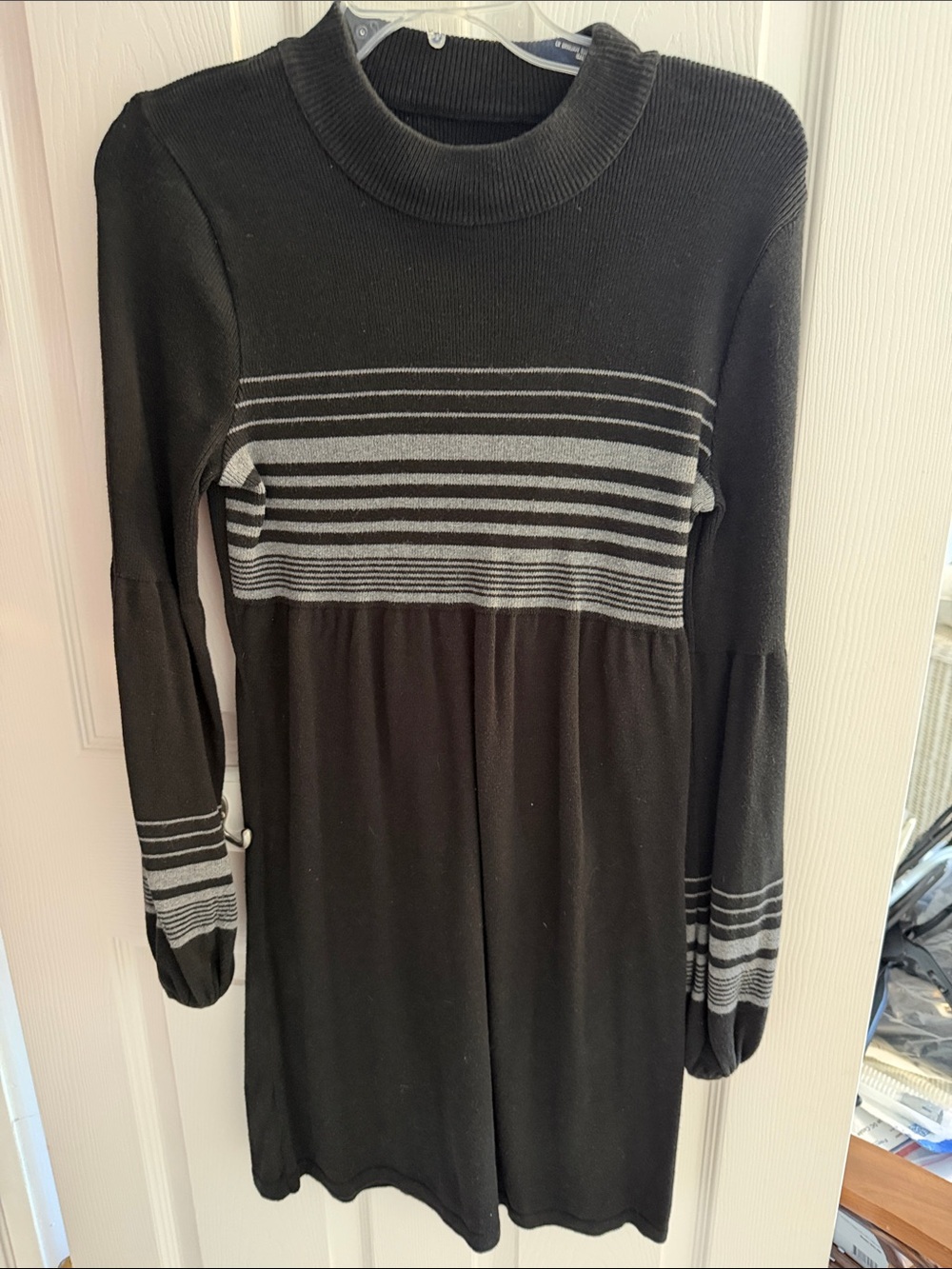 Laundry By Shelli Segal Black Knit Long-Sleeve Dress with Gray Stripes
